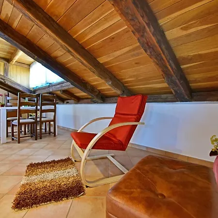 Alavanda - App S Bazenom Apartament Poreč