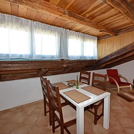 Apartament Alavanda - App S Bazenom Poreč