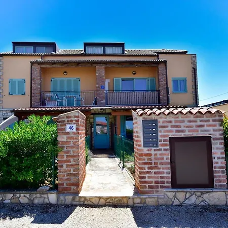 Alavanda - App S Bazenom Apartment